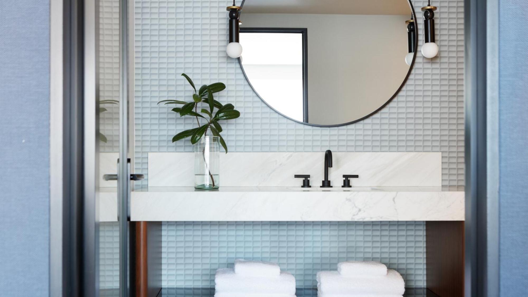 Queen Room with Two Queen Beds and Mobility Accessible Tub