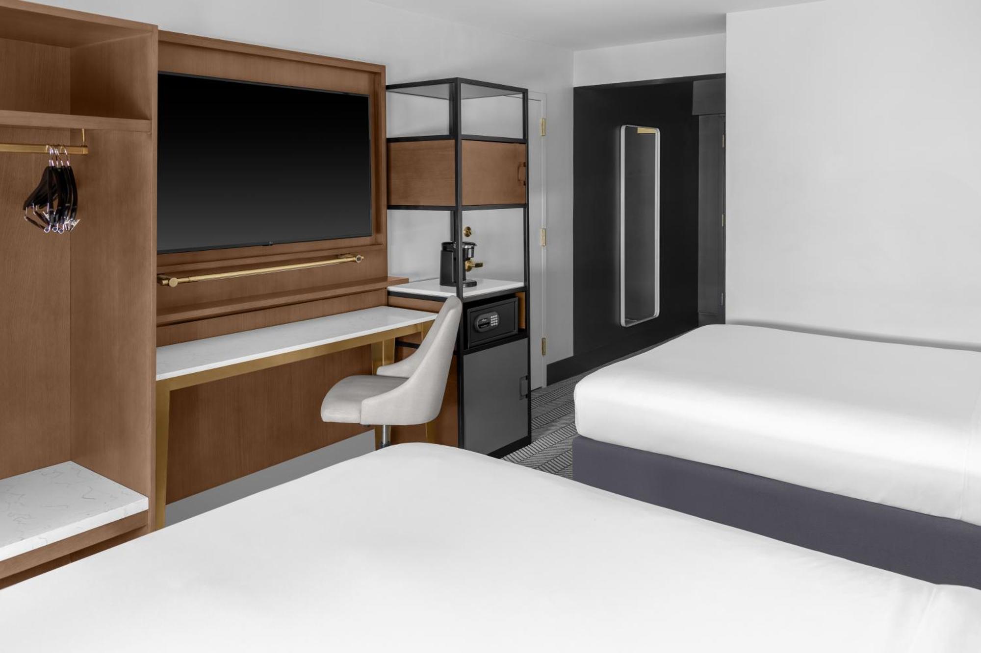 Standard Queen Room with Two Queen Beds - Hearing Accessible