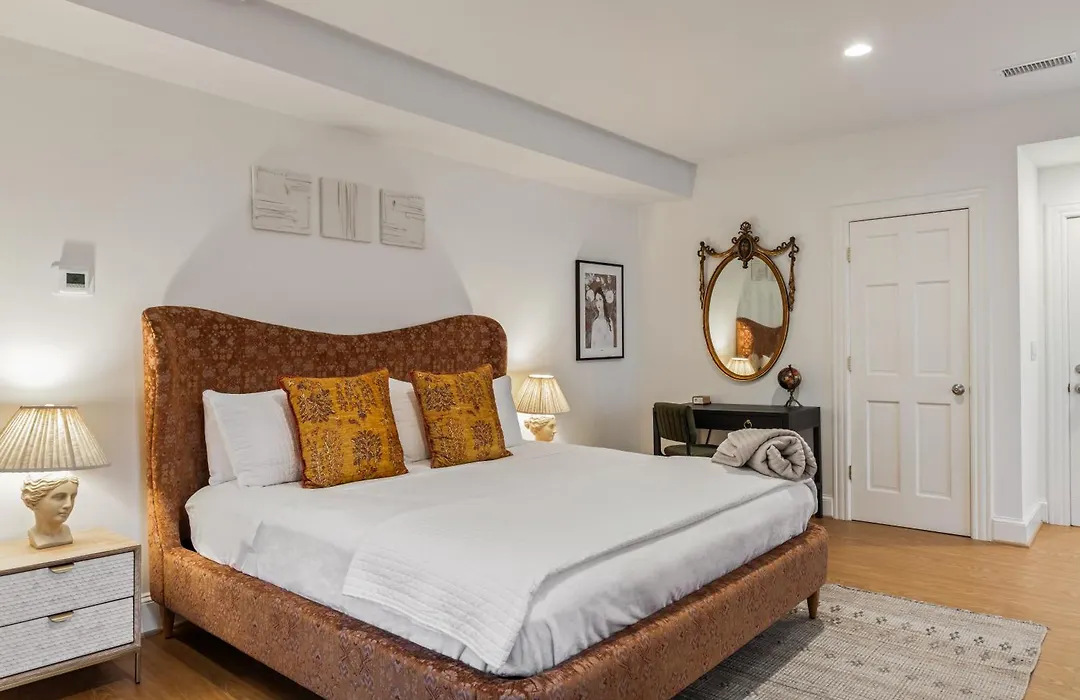 Swann House-1